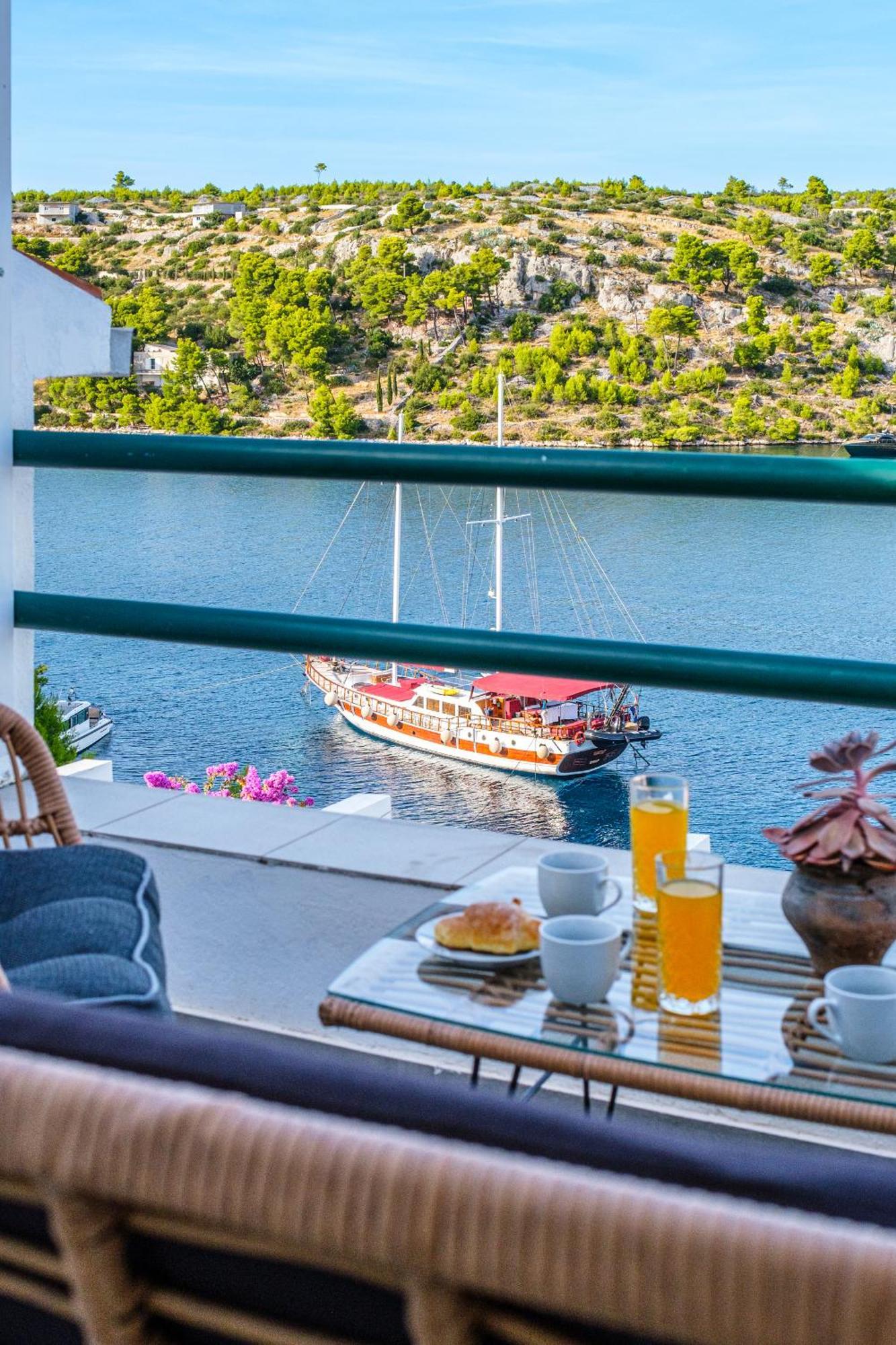 Vila Tudor Bobovisca Exteriér fotografie