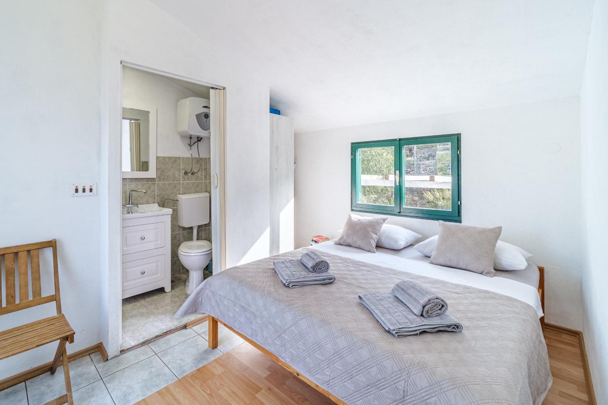 Vila Tudor Bobovisca Exteriér fotografie