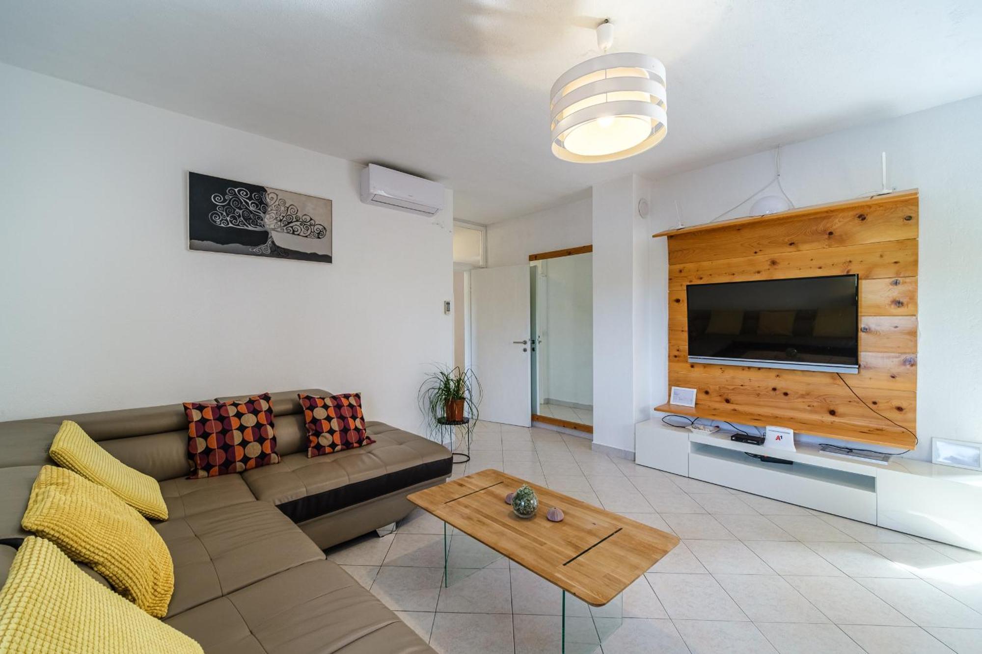 Vila Tudor Bobovisca Exteriér fotografie